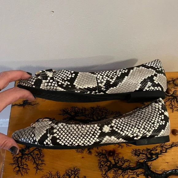 Beautiful NWOT Aerosoles! Size 10! Animal print pattern. - Picture 3 of 9